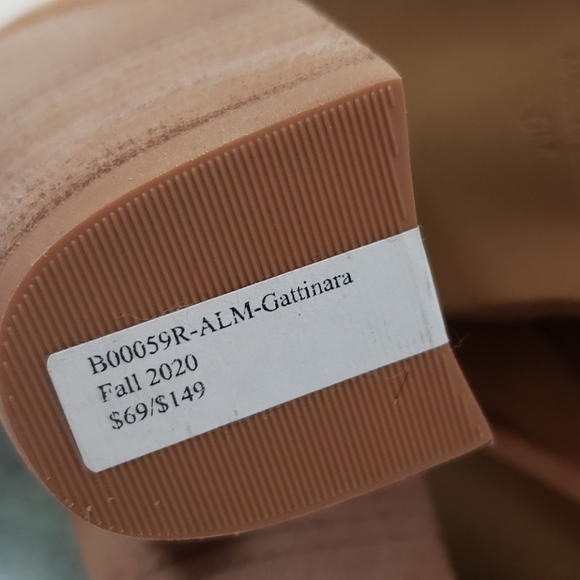 KAANAS~Size 6M~Almond Web Open-Ankle Booties. - Picture 6 of 11